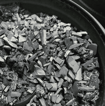 Bottleneck Halimunan dalam Pertumbuhan SiC: Mengapa bahan mentah CVD Pukal 7N SiC Menggantikan Serbuk Tradisional